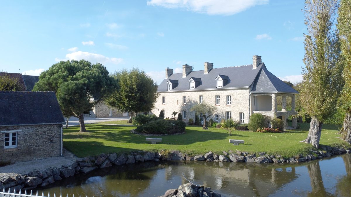 Maison 414 m² · 11 pièces à Saint-Clair-sur-l'Elle à vendre (50680)